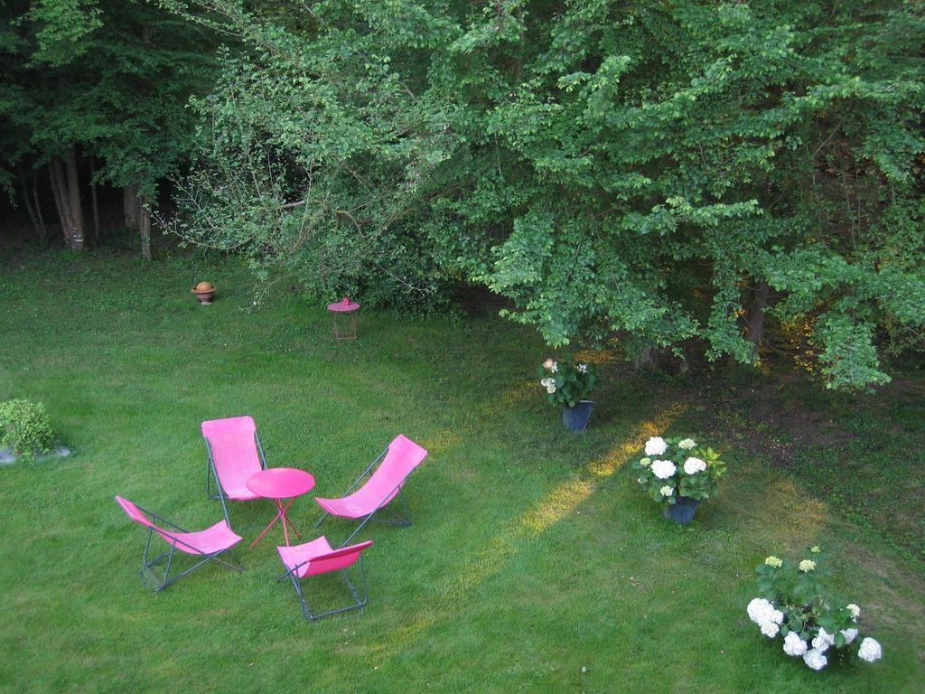 Logis De La Paqueraie Bed and Breakfast Saint-Branchs Exteriör bild