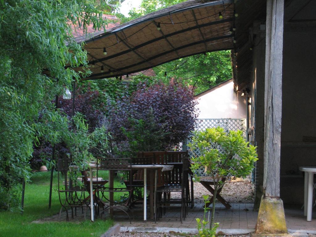 Logis De La Paqueraie Bed and Breakfast Saint-Branchs Exteriör bild