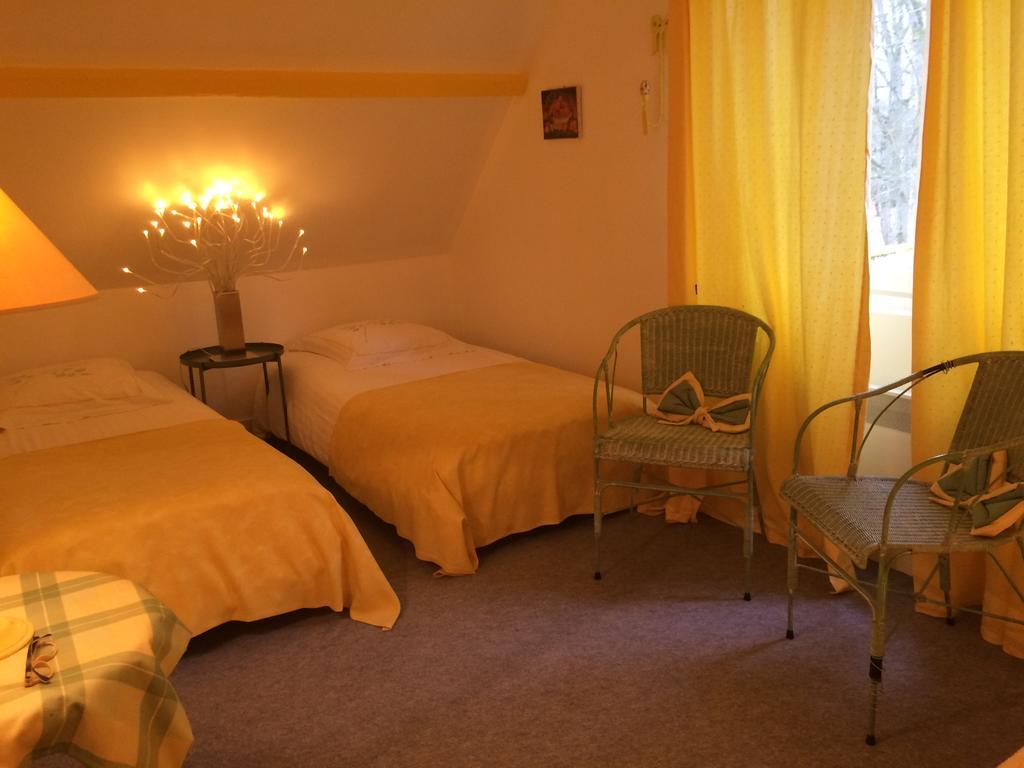 Logis De La Paqueraie Bed and Breakfast Saint-Branchs Exteriör bild