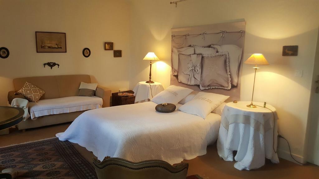 Logis De La Paqueraie Bed and Breakfast Saint-Branchs Exteriör bild